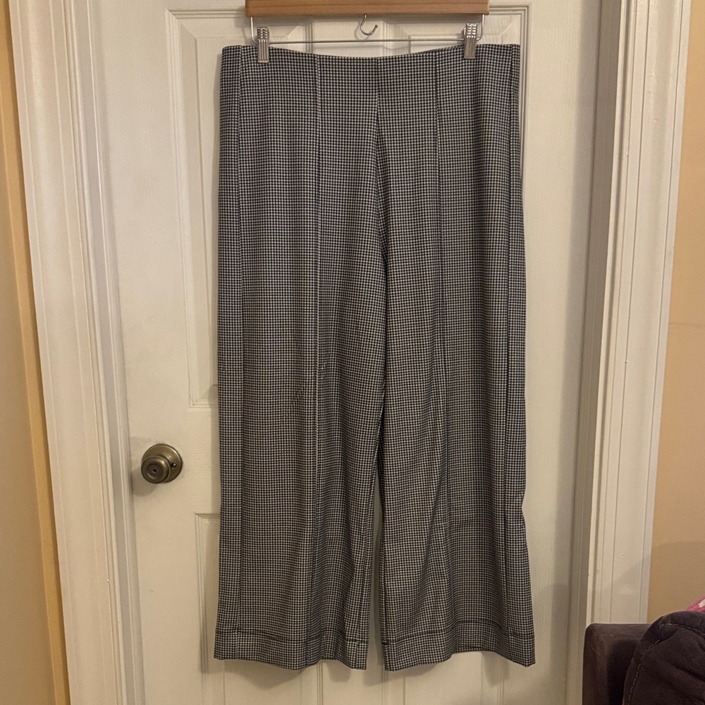 Gray Houndstooth Wide-Leg Pants